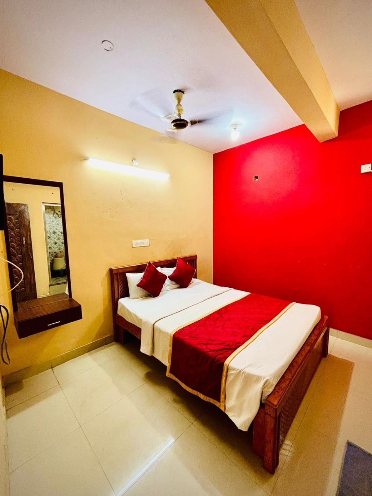 Lakshmi Sri Deluxe Lodge Kumbalgod Eksteriør bilde